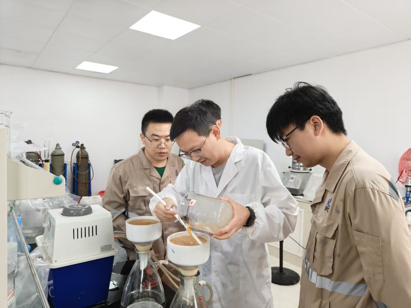 扎根锂业，攻坚路上让&ldquo;锂&rdquo;想花开｜DB旗舰锂业研发部90后工程师徐苗